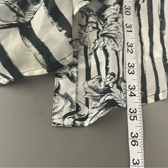 LINDI Asymmetrical Button-Down Shirt Ruffle Detail Black/White Size Medium - Picture 10 of 10